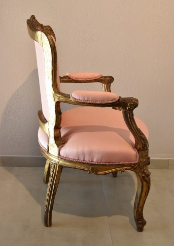 Paire de fauteuils en bois sculpté et doré - Antichità Castelbarco