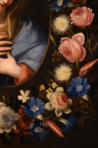 Antiquités - Guirlande de fleurs avec un portrait de la Vierge, École italienne du 17e siècle