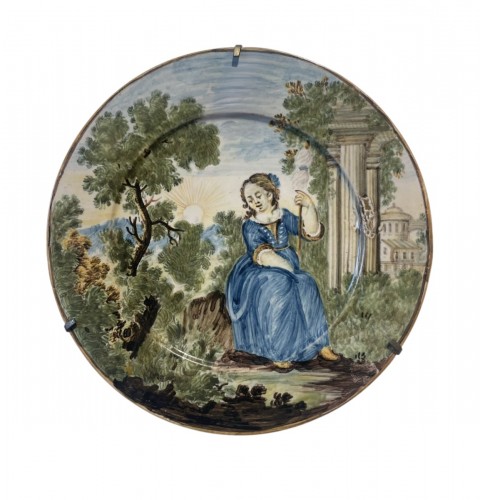 Faïence de Castelli, assiette avec fileuse et ruines, atelier de Nicola Cappelletti
