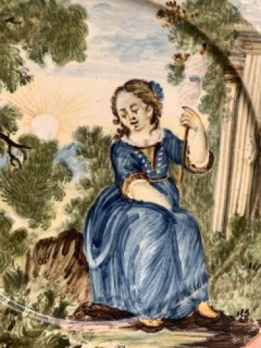 Faïence de Castelli, assiette avec fileuse et ruines, atelier de Nicola Cappelletti - Céramiques, Porcelaines Style Louis XV
