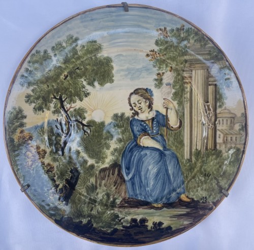Antiquités - Faïence de Castelli, assiette avec fileuse et ruines, atelier de Nicola Cappelletti