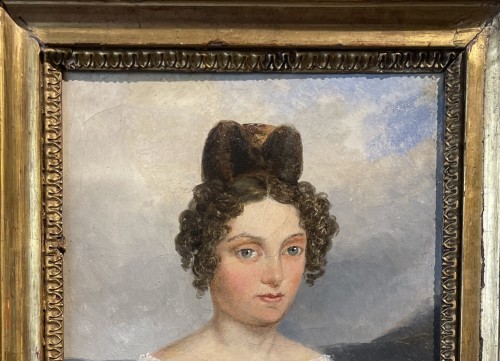 XIXe siècle - Léopold Leprince (1800-1847) - Portrait d’une jeune femme en robe blanche