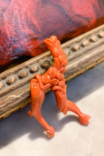 A Carved Coral Amulet With Two Dolphins, 19th Century - Curiosities Style 