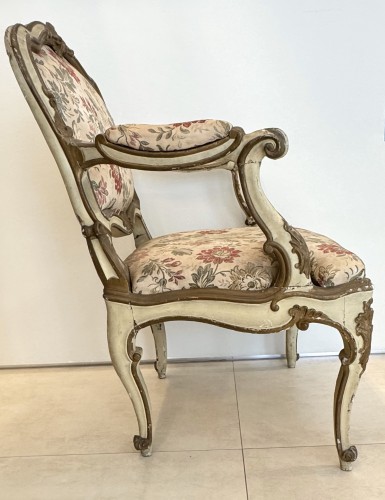 Two armchairs in lacquered and gilded wood, Lombardy 18th century - Louis XV
