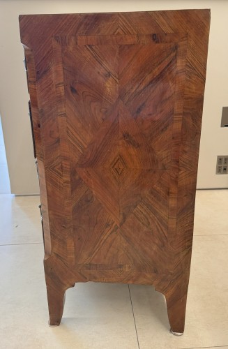 Furniture  - Rosewood veneered chest of drawers, Sicily, mid-18th century