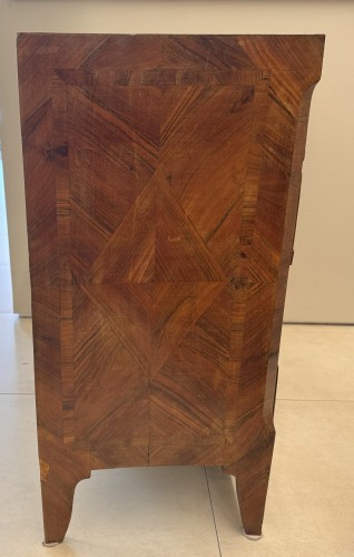 Rosewood veneered chest of drawers, Sicily, mid-18th century - 