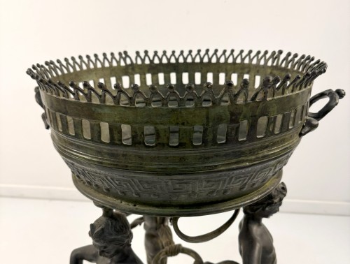 Decorative Objects  - Burnished bronze flowerpot, 19th century