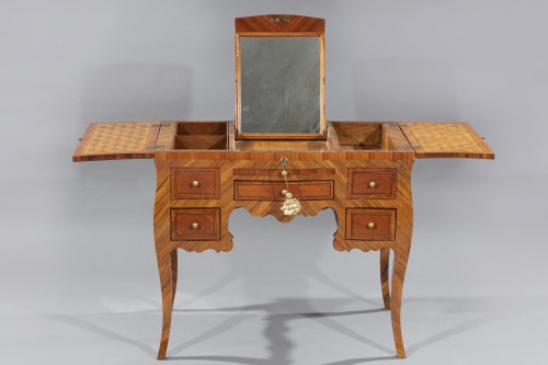 Dressing table, France, 18th century - Furniture Style Louis XV