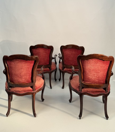 Four walnut armchairs, Venice, mid-18th century - Seating Style Louis XV