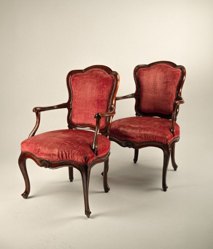 Four walnut armchairs, Venice, mid-18th century - 