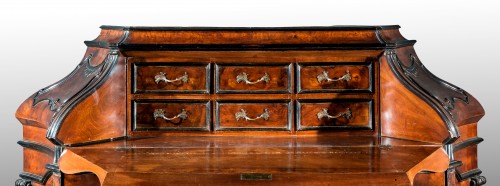 Chest of drawers veneered in walnut - 
