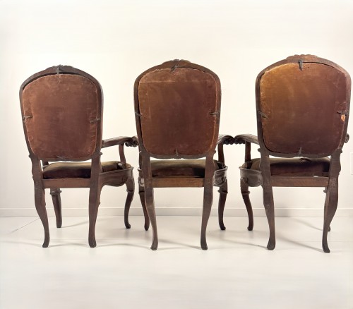 Trois fauteuils en noyer, milieu du XVIIIe siècle - Sièges Style Louis XVI