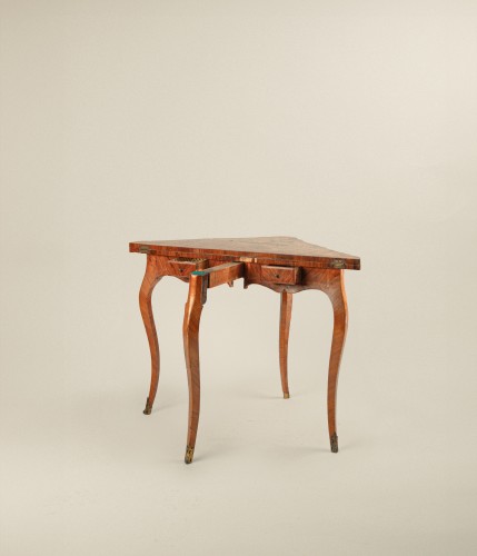 Folding coffee table veneered in bois de rose, Genoa 18th century - 