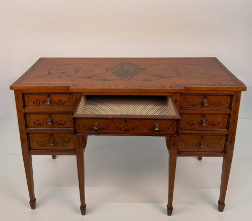 Satinwood desk painted in polychrome, England 19th century - 