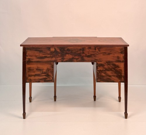 Satinwood desk painted in polychrome, England 19th century - 