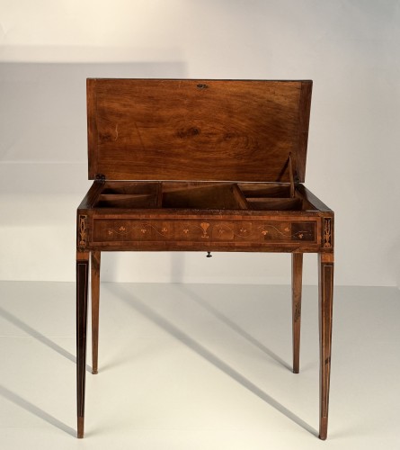  Work table, Lombardy, late 18th century - Furniture Style Louis XVI
