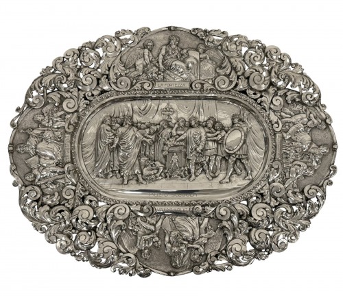 Grand plat de cérémonie en argent, Milan 20e siècle