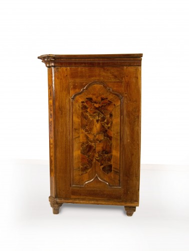 A walnut and burl veneered chest of drawers, Lombardy early 18th century - 