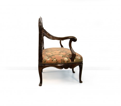 Seating  - Walnut sofa, Veneto, 18th century