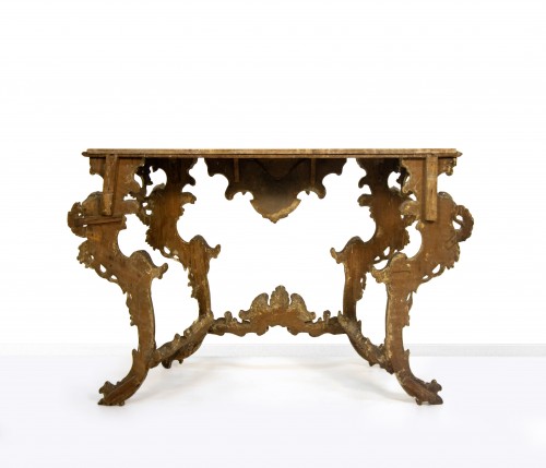 A carved and gilded wooden console table, 18th century - 