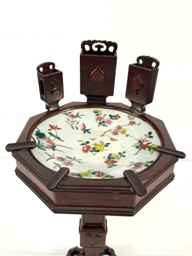 Guéridon fumoir en acajou, Chine seconde moitié du XIXe siècle - Mobilier Style 