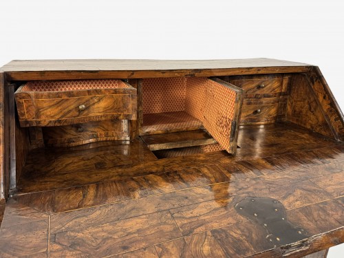 Furniture  - A walnut burl veneered drop-leaf chest of drawers, Modena mid-18th century