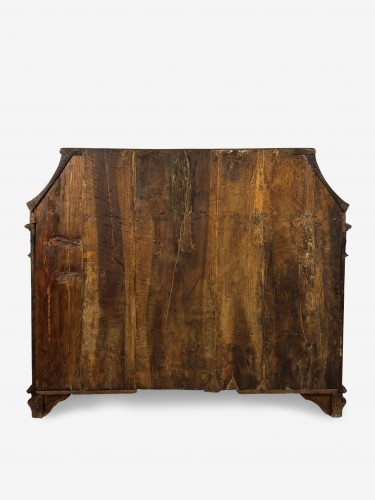 XVIIIe siècle - Commode à abattants plaquée de noyer et de loupe de noyer, Lombardie milieu du XVIII