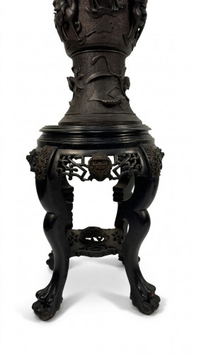 Paire de grands vases en bronze bruni, Japon, XXe siècle - 