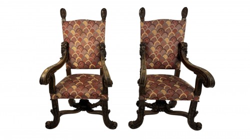 Paire de grands fauteuils en noyer,de style Brustolon