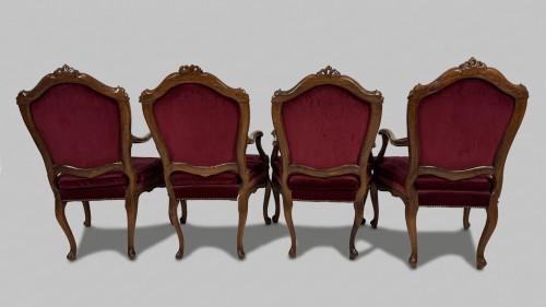 Four walnut armchairs, Venice 18th century - 