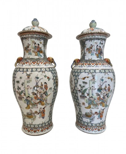 Paire de potiches en porcelaine polychrome, Chine XIXe siècle