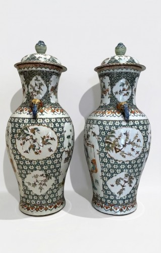 Asian Works of Art  - A pair of polychrome porcelain potiches, China 19th century