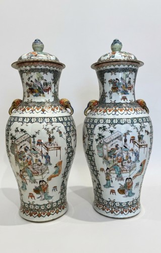 A pair of polychrome porcelain potiches, China 19th century - 
