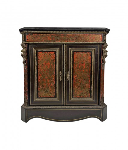 Buffet incrusté d'écaille de tortue et de laiton dans le style Boulle, fin du XIXe siècle