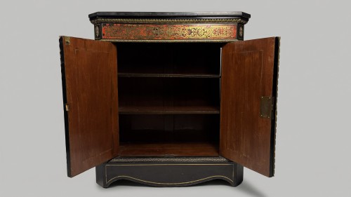 Buffet incrusté d'écaille de tortue et de laiton dans le style Boulle, fin du XIXe siècle - Mobilier Style 