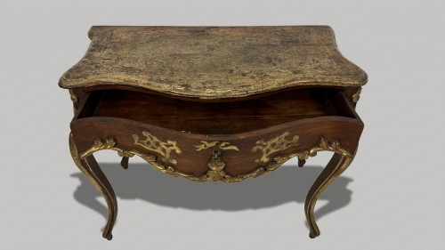 Console en sapin partiellement doré, XVIIIe siècle - Mobilier Style Louis XV