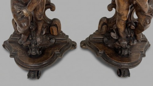Paire de guéridons en noyer, XVIIe siècle - Louis XIV