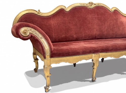 Sofa in carved and gilded wood, Lombardy, 18th century - Seating Style Louis XV