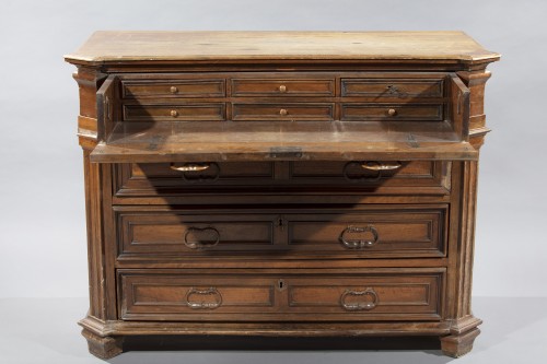 Chest of drawers in walnut, Lombardy 17th century - Furniture Style Louis XIV