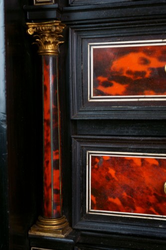17th Rare Flemish Red Tortoiseshell Marquetry With Theater - 