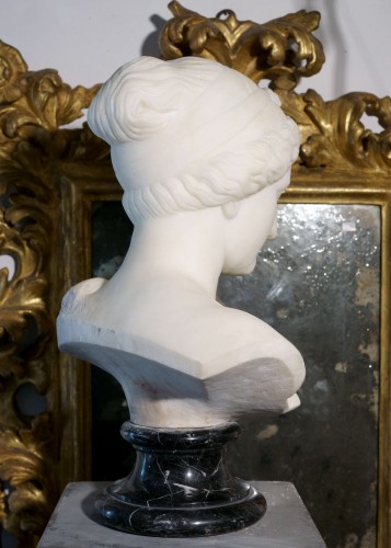 Early 19th  Neoclassical Marble Bust  Aphrodite of Cnidia  - 