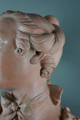 Antiquités - Buste de Dame en terre cuite  du 18e siècle