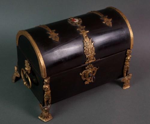 17th Italian Ebony Gilt Bronze and Diaspre Domed Box - Objects of Vertu Style Louis XIII