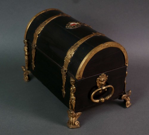 17th century - 17th Italian Ebony Gilt Bronze and Diaspre Domed Box