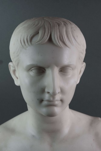 Buste en marbre de Gaius Octavius, atelier romain vers le 1830 - Sculpture Style Restauration - Charles X