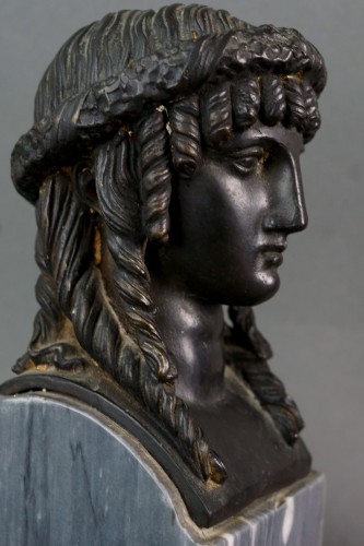 Sculpture Sculpture en Bronze - Paire de Têtes en Hermés en bronze patiné sur socle en marbre bleu turquin