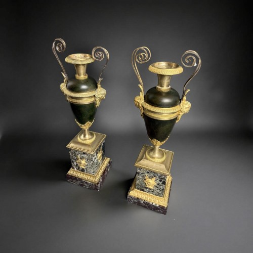 Decorative Objects  - Pair of Directoire Urns attributed to Claude Galle