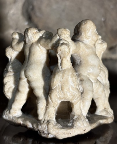 Allégorie Putti et lions, petit groupe en marbre, Renaissance italienne 16e siècle - Sculpture Style Renaissance