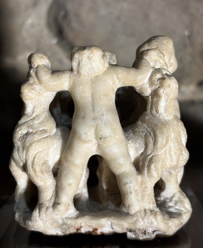 Allégorie Putti et lions, petit groupe en marbre, Renaissance italienne 16e siècle - Antichità San Felice
