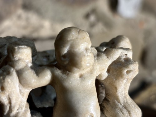 Antiquités - Allégorie Putti et lions, petit groupe en marbre, Renaissance italienne 16e siècle